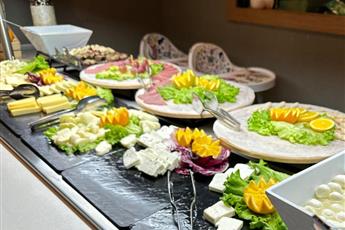 Edition Old City Hotel 4*