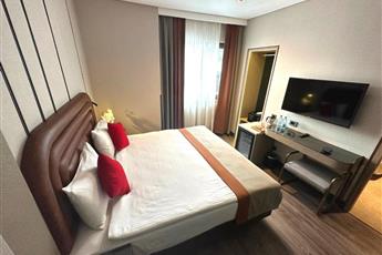 Edition Old City Hotel 4*