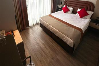 Edition Old City Hotel 4*