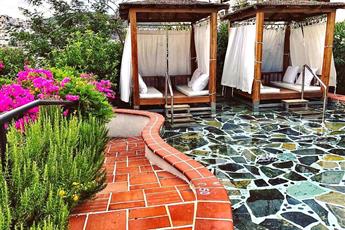 El Vino Hotel & Suites 4*