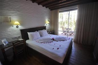 El Vino Hotel & Suites
