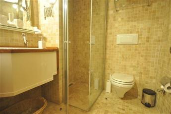 El Vino Hotel & Suites