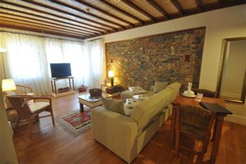 El Vino Hotel & Suites