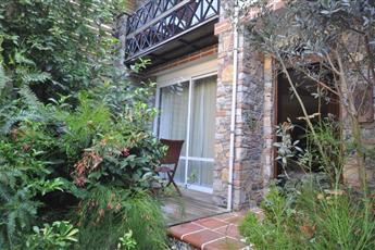 El Vino Hotel & Suites