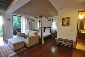 El Vino Hotel & Suites