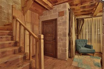 Elevres Stone House