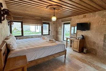 Elevres Stone House