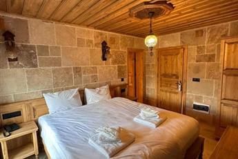Elevres Stone House