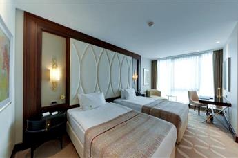 Elite World Grand Istanbul Basın Ekspres 5*