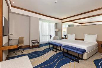 Elite World Grand Istanbul Kucukyali 5*