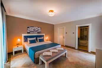 Emelda Sun Club Villas