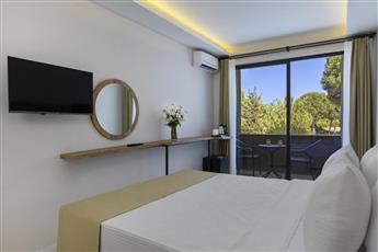 Enki Spinoza Thermal & Resort Hotel 4*