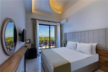 Enki Spinoza Thermal & Resort Hotel 4*