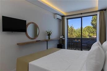 Enki Spinoza Thermal & Resort Hotel 4*