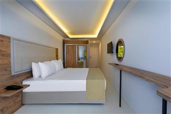 Enki Spinoza Thermal & Resort Hotel 4*