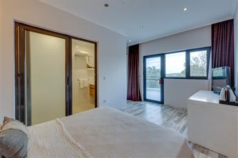 Enki Suess Alacati 4*