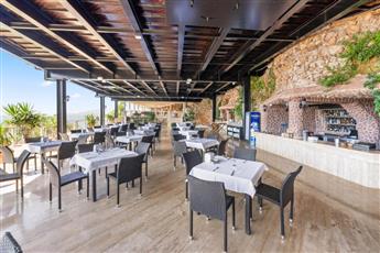 Falcon Hotel