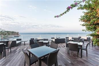 Falcon Hotel