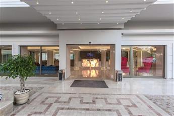 Falcon Hotel