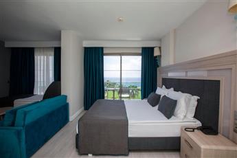Falcon Hotel