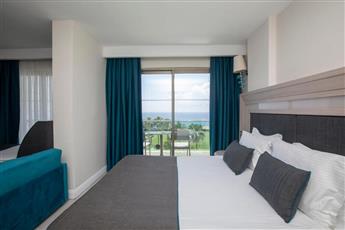 Falcon Hotel