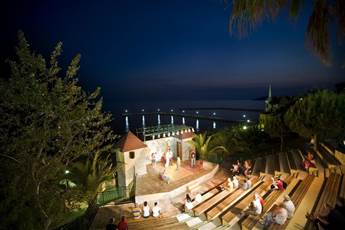 Fantasia Deluxe Hotel 5*