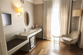 Faros Hotel Old City 4*