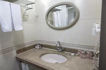 Faros Hotel Old City 4*