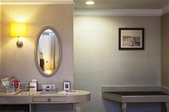 Faros Hotel Old City 4*