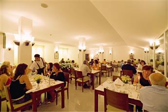 Febeach Hotel Side 4*