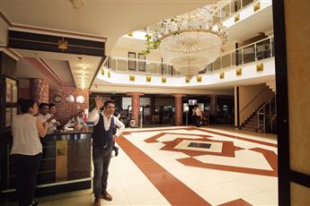 First Class Hotel