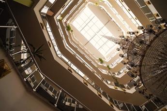 First Class Hotel