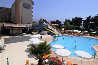 First Class Hotel