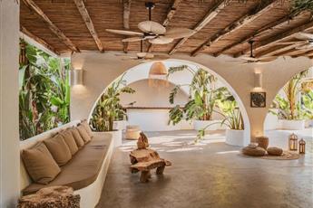Flamingo Hotel & Spa - Pet Friendly