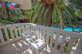 Flamingo Hotel & Spa - Pet Friendly