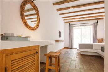 Flamingo Hotel & Spa - Pet Friendly