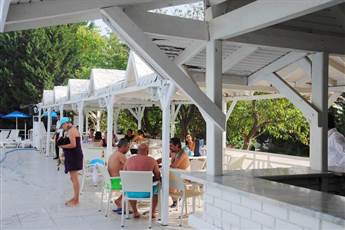 Flora Suites Hotel 4*