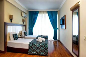 Flora Suites Hotel 4*