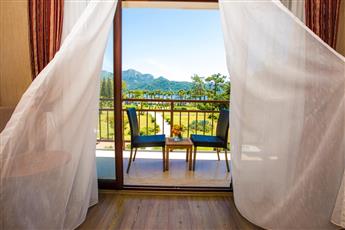 Fortezza Beach Resort 5*