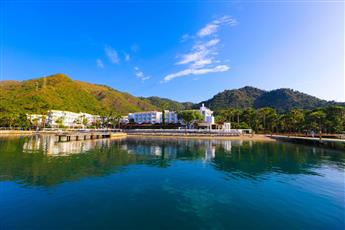 Fortezza Beach Resort 5*