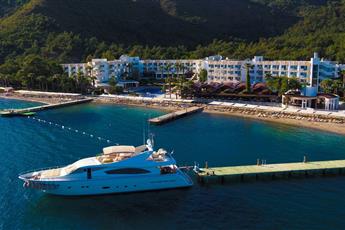 Fortezza Beach Resort 5*