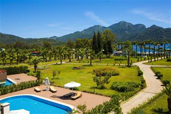 Fortezza Beach Resort 5*