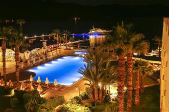 Fortezza Beach Resort 5*