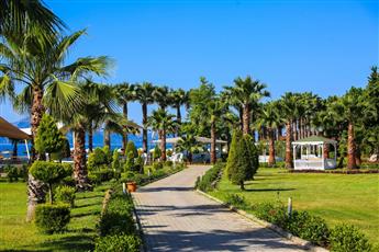 Fortezza Beach Resort 5*