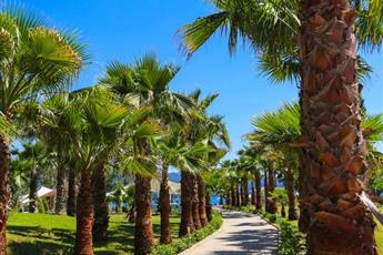 Fortezza Beach Resort 5*