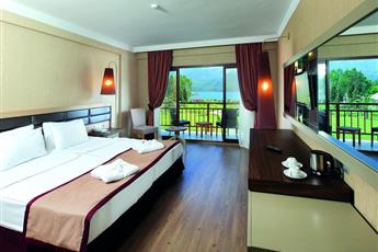 Fortezza Beach Resort 5*