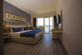 Fortezza Beach Resort 5*