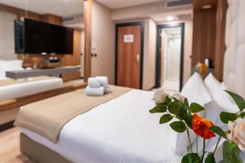 Four Sides Lion Hotel Taksim 4*