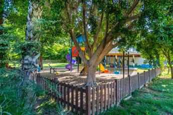 Gardenia Beach Hotel 4*