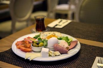 GK Regency Suites Hotel 3*